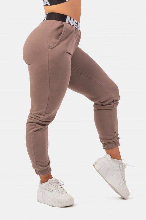 Nebbia Iconic Mid-Waist Sweatpants 408 brown